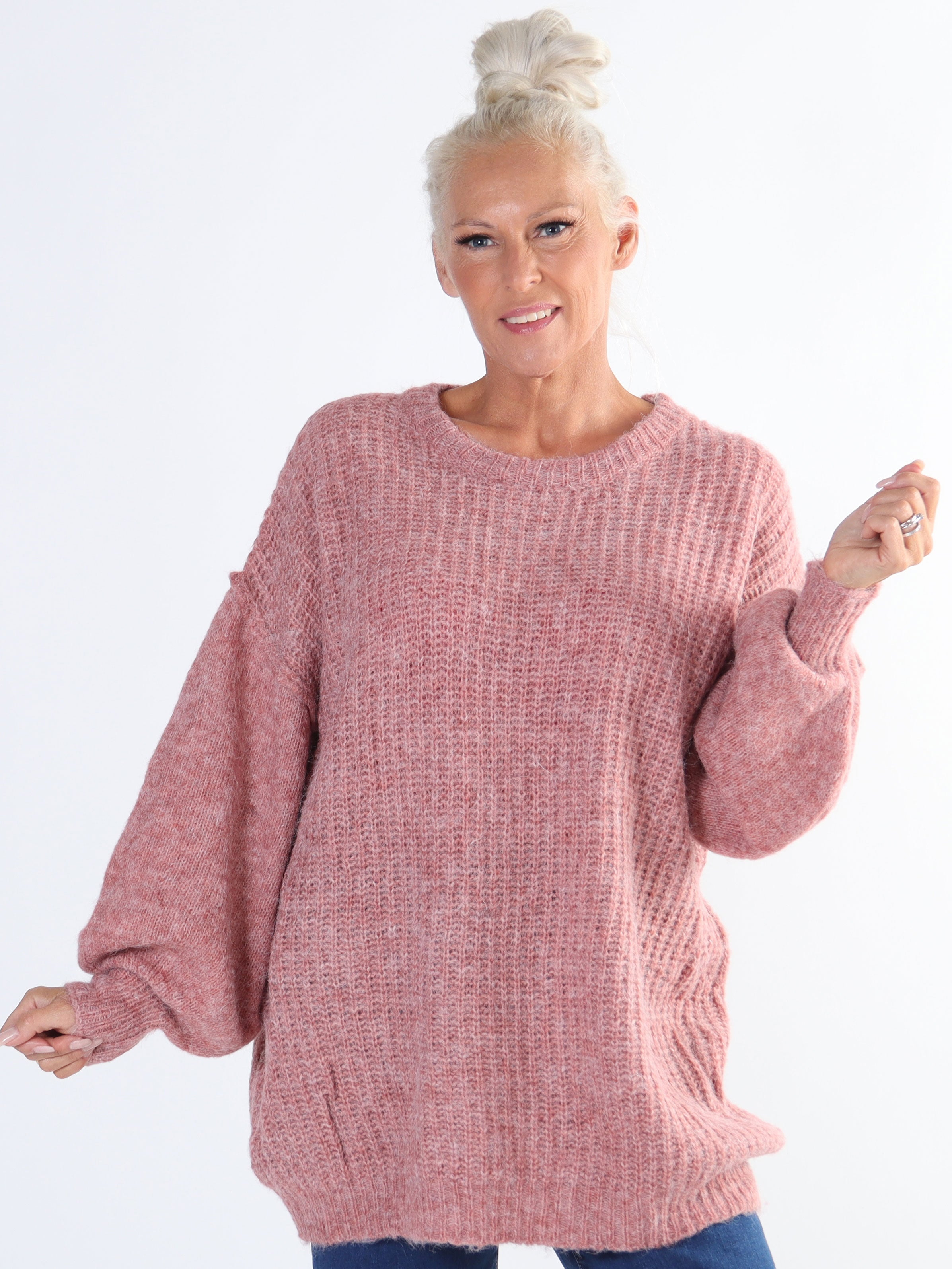 Leana - Lång mjuk plus size stickad blus med ballongärmar